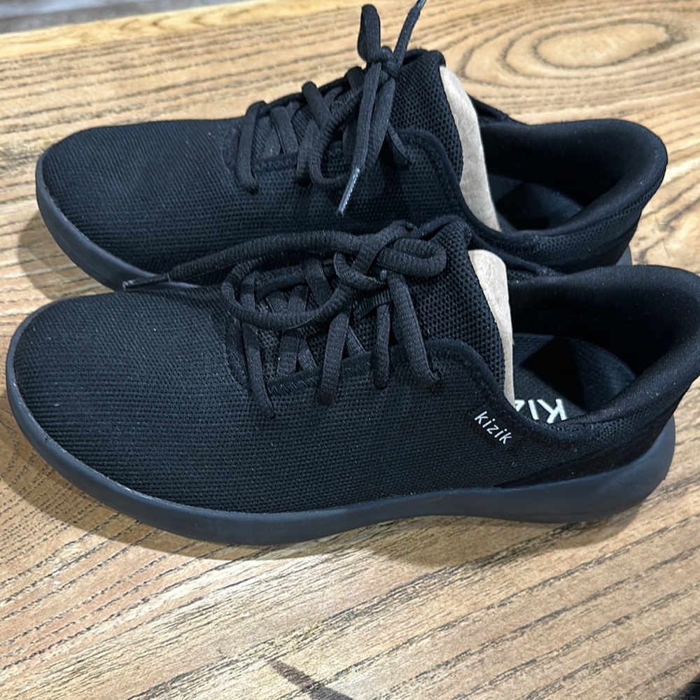 KIZIK Men's Madrid Black Sneakers unisex size 6 women’s 7.5